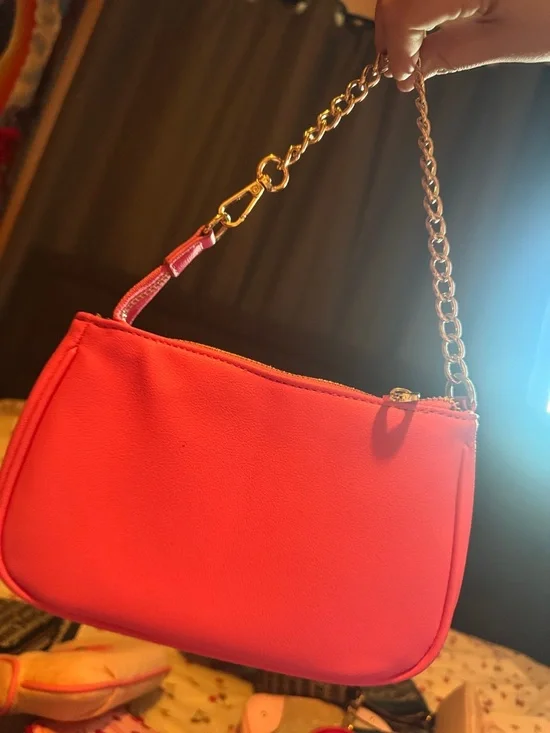 Juicy Couture Pink Velvet Mini Shoulder Bag with Gold Chain - Picture 2 of 3